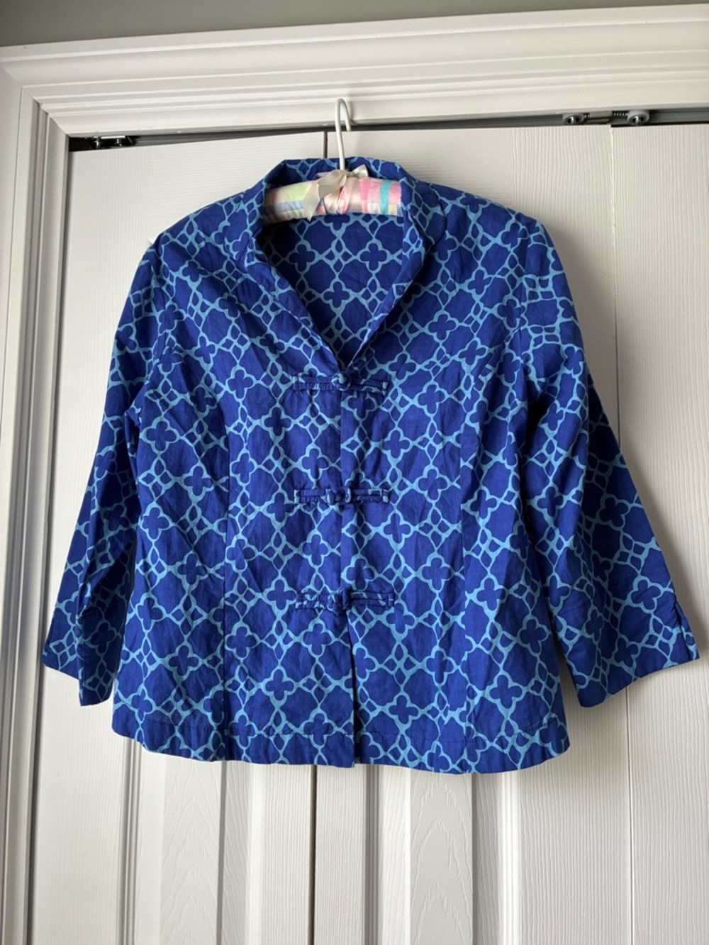 Three Islands Blue Patterned Women’s Button-Front Top